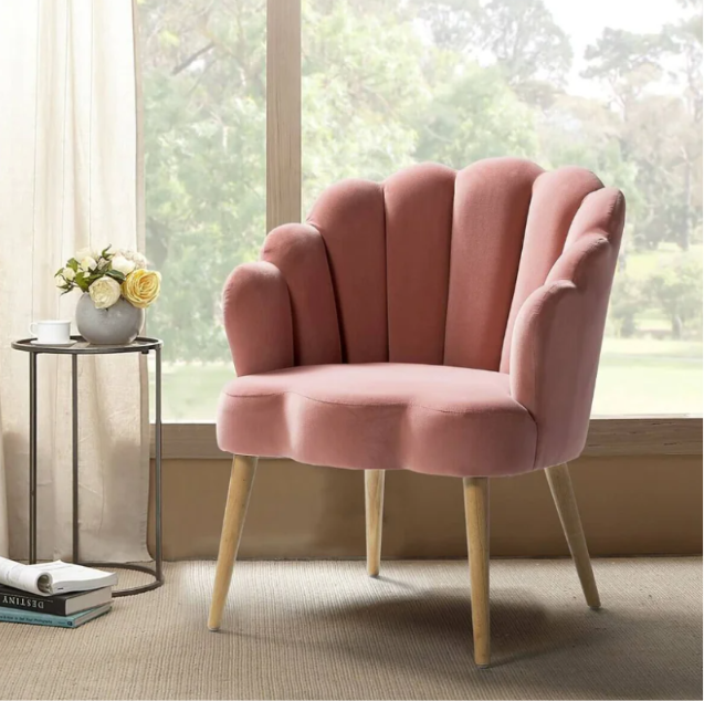 Luxury Upholstered Velvet Arm Chair with Scalloped Back Design – Premium Accent Chair for Modern Living Spaces